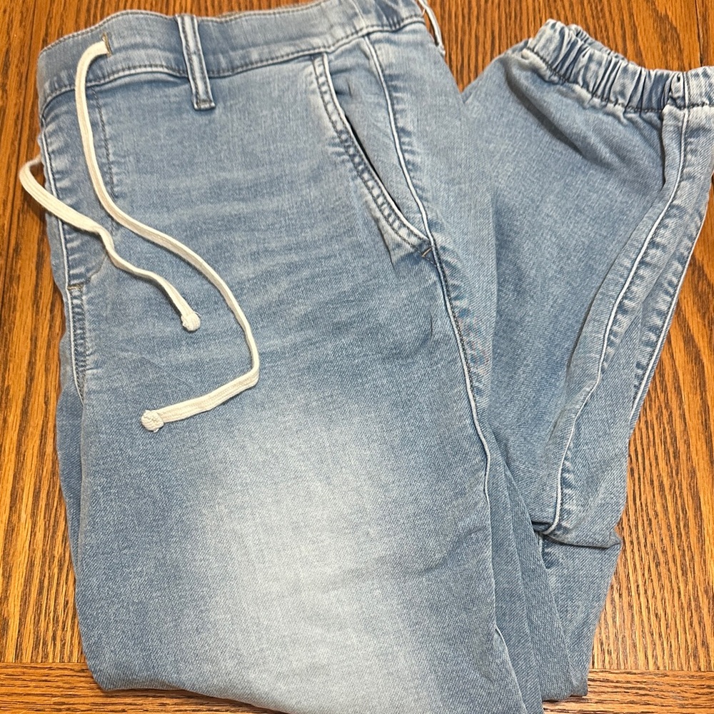 Loose fit stretchy Capri Jeans